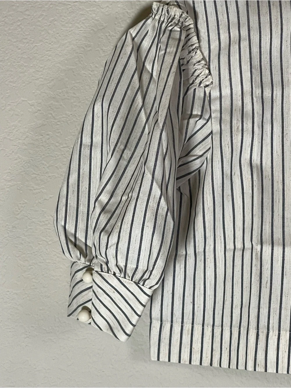 Tuckernuck Stripe Edie Puff Sleeve Top in Blue Linen New Cropped Size Medium